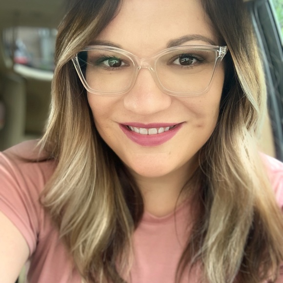 Meet your Posher, Tarah - Picture 1 of 1